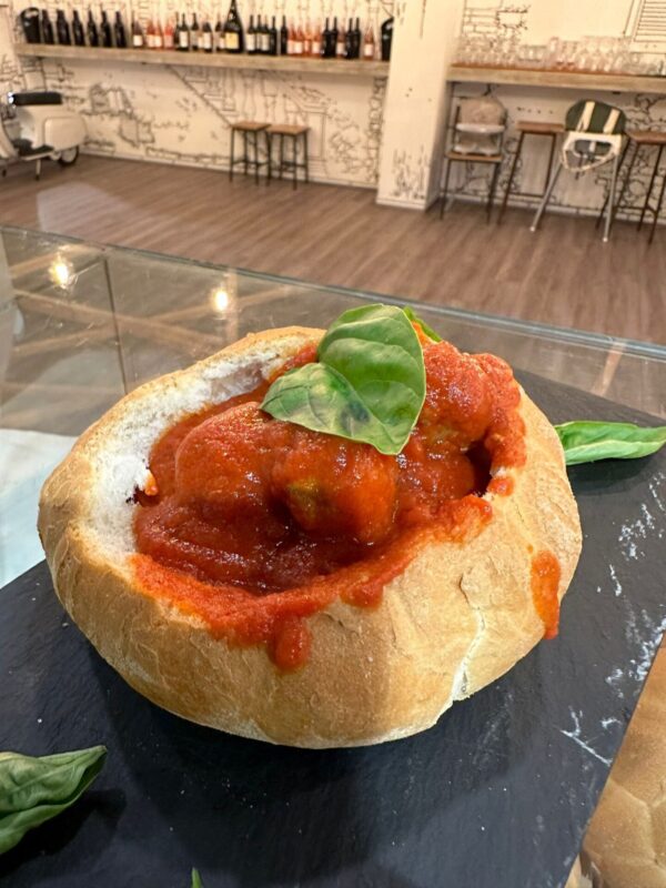 Polpette al Pomodoro e Basilico  Fresco in Crosta di Pane - immagine 3