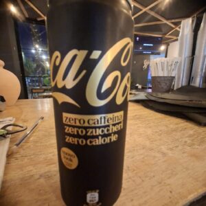 Coca Cola zero caffeina , zero zuccheri ,zero calorie