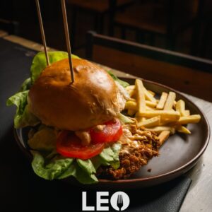 🔥 NEW BURGER 🔥  LEO CHICKEN CRUNCH 🍔